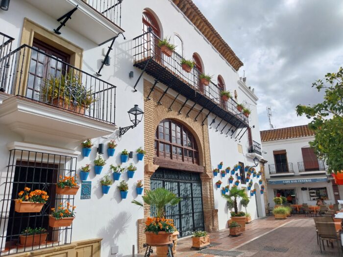 fachada el ayuntamiento de marbella